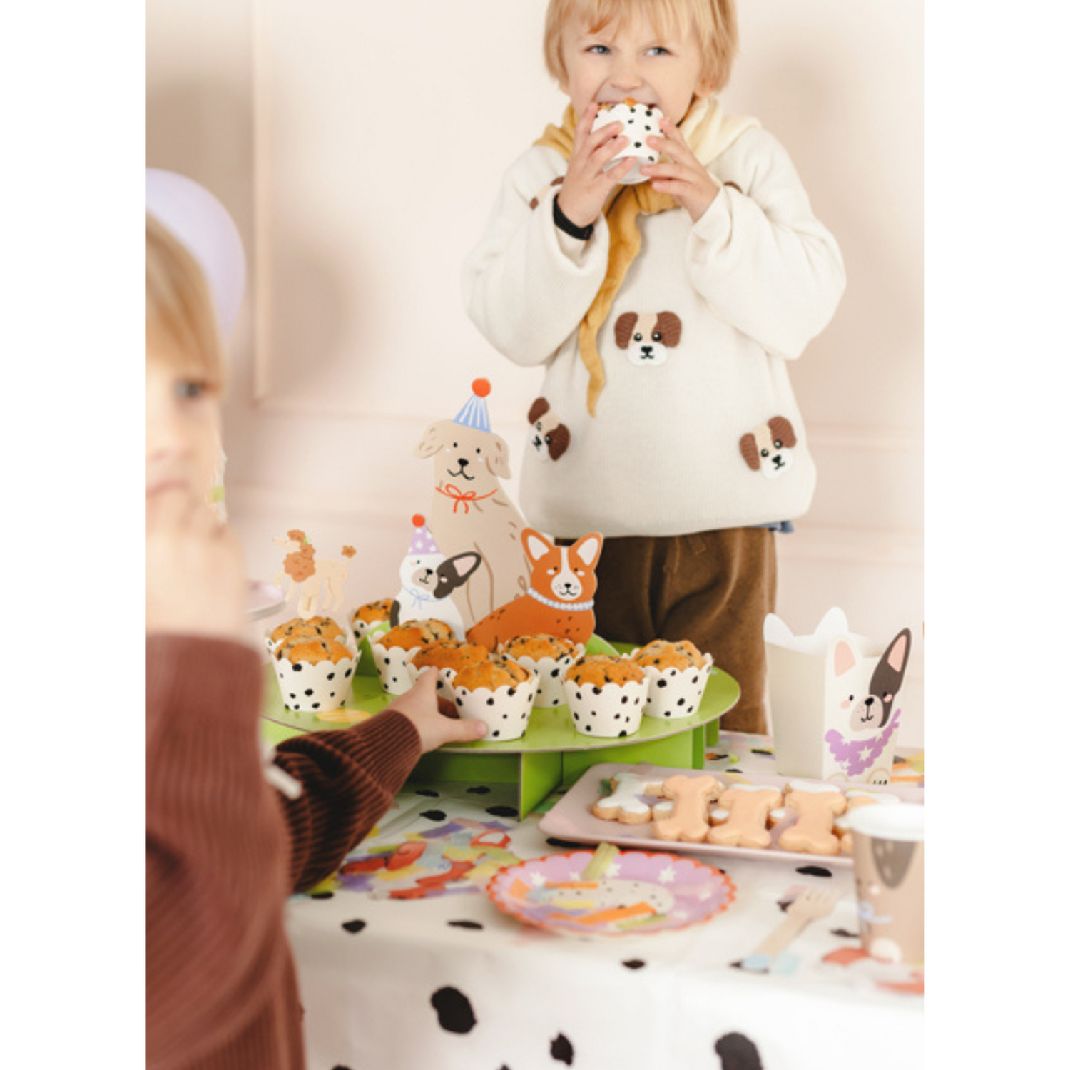 Cupcake stand puppy party