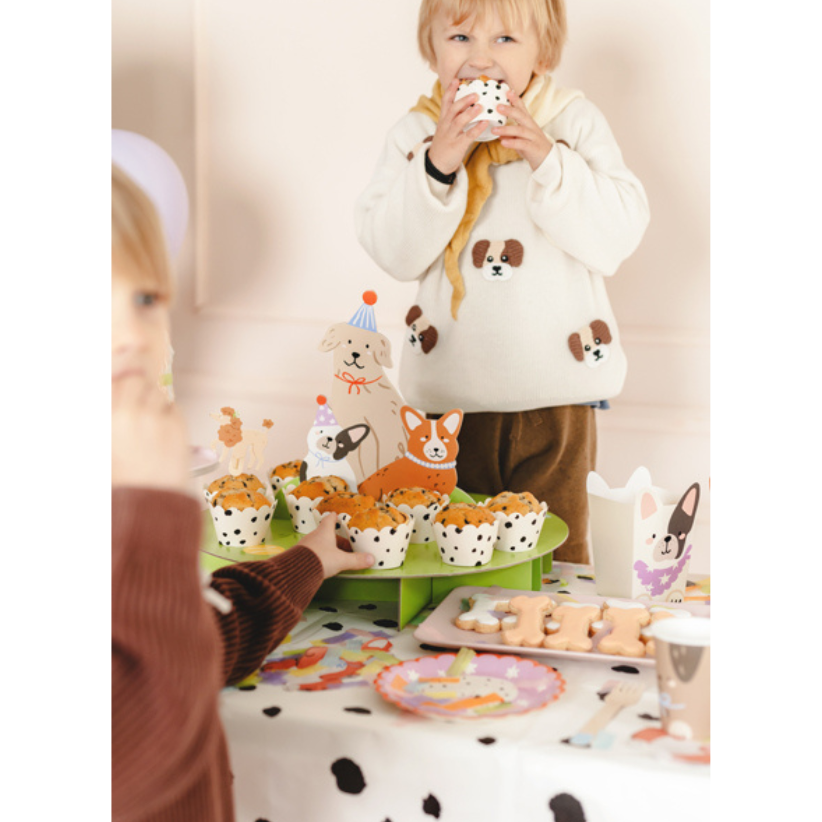 Cupcake stand puppy party