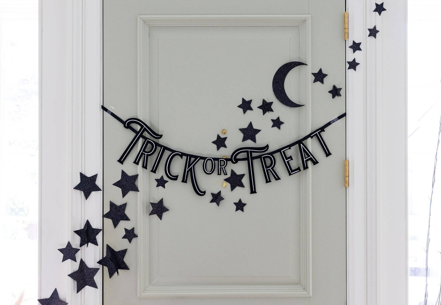 zwarte glinsteren sterren en maan slinger decoratie Halloween