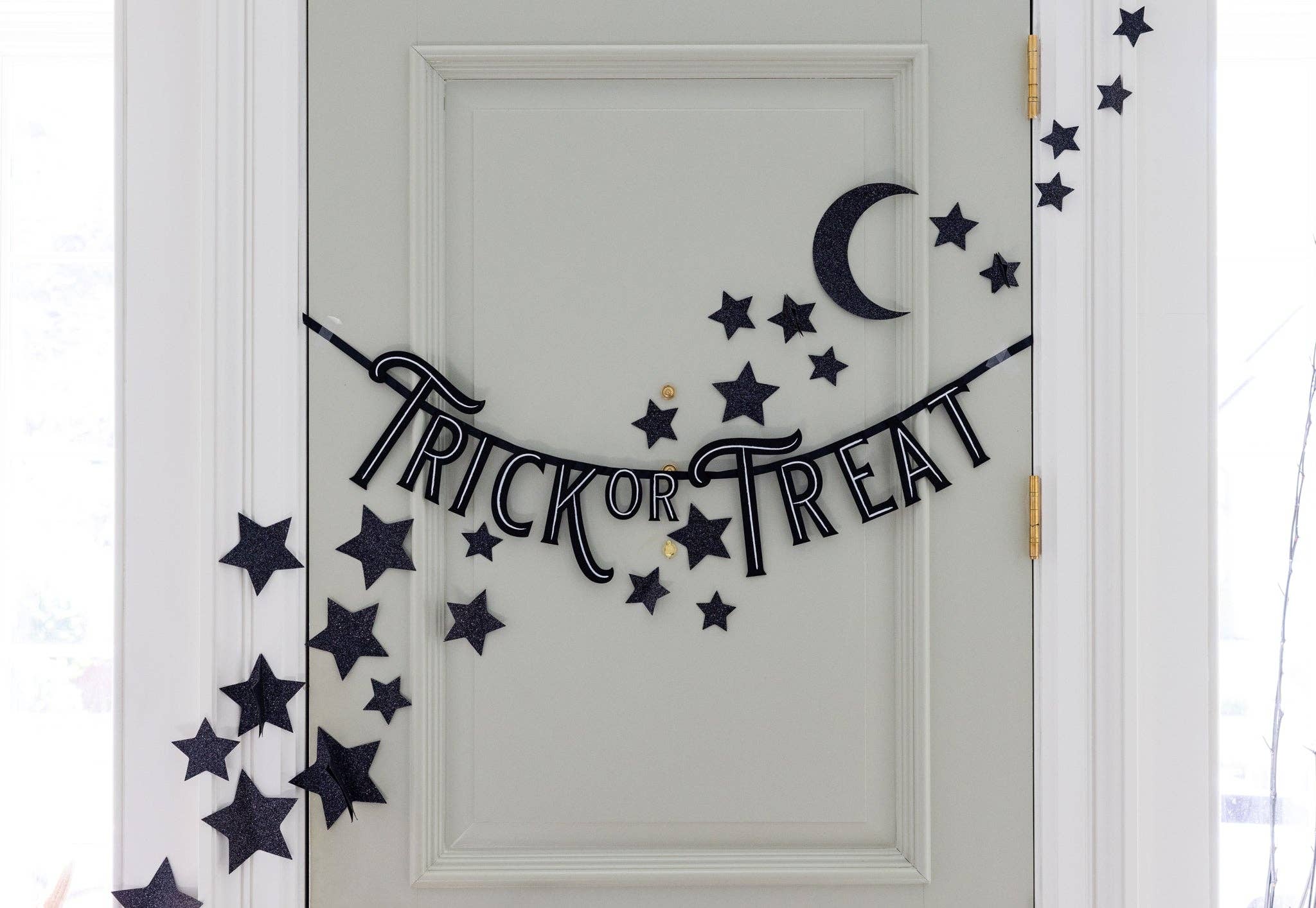 zwarte glinsteren sterren en maan slinger decoratie Halloween